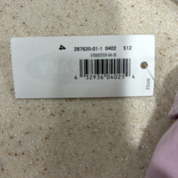 Old Navy Pixie Ankle Pants - Picture 4 of 4